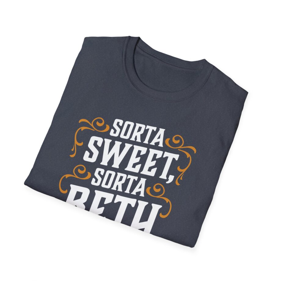 Lainey Wilson Don't Make Me Go Beth Dutton on You Unisex Softstyle T-Shirt
