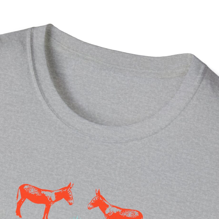 Dos Hombres Unisex Softstyle T-shirt