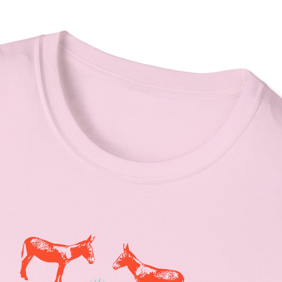 Dos Hombres Unisex Softstyle T-shirt