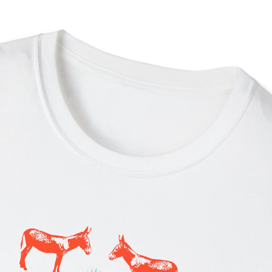 Dos Hombres Unisex Softstyle T-shirt