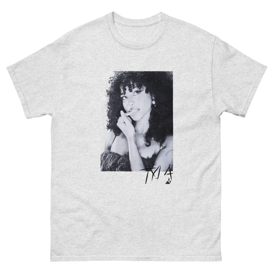 Tyla Portrait & Paw Unisex classic tee