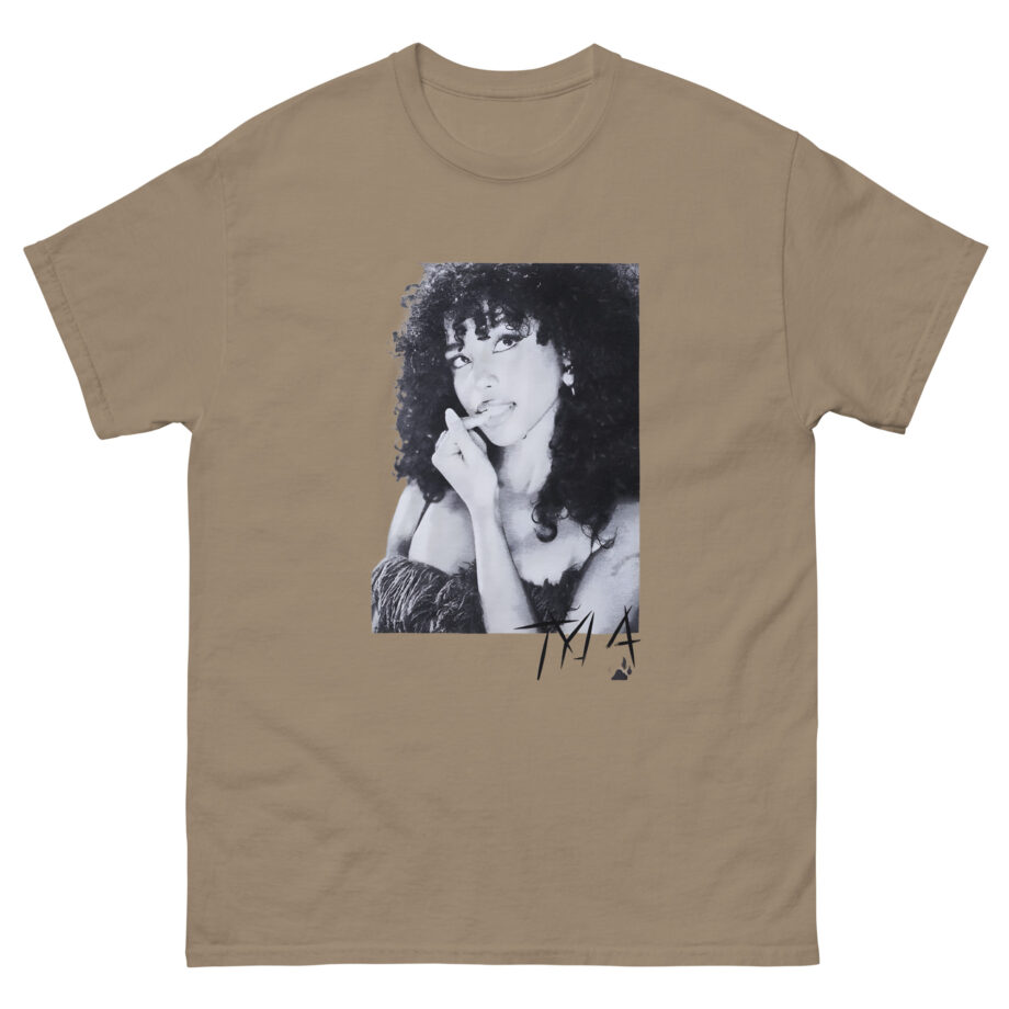 Tyla Portrait & Paw Unisex classic tee