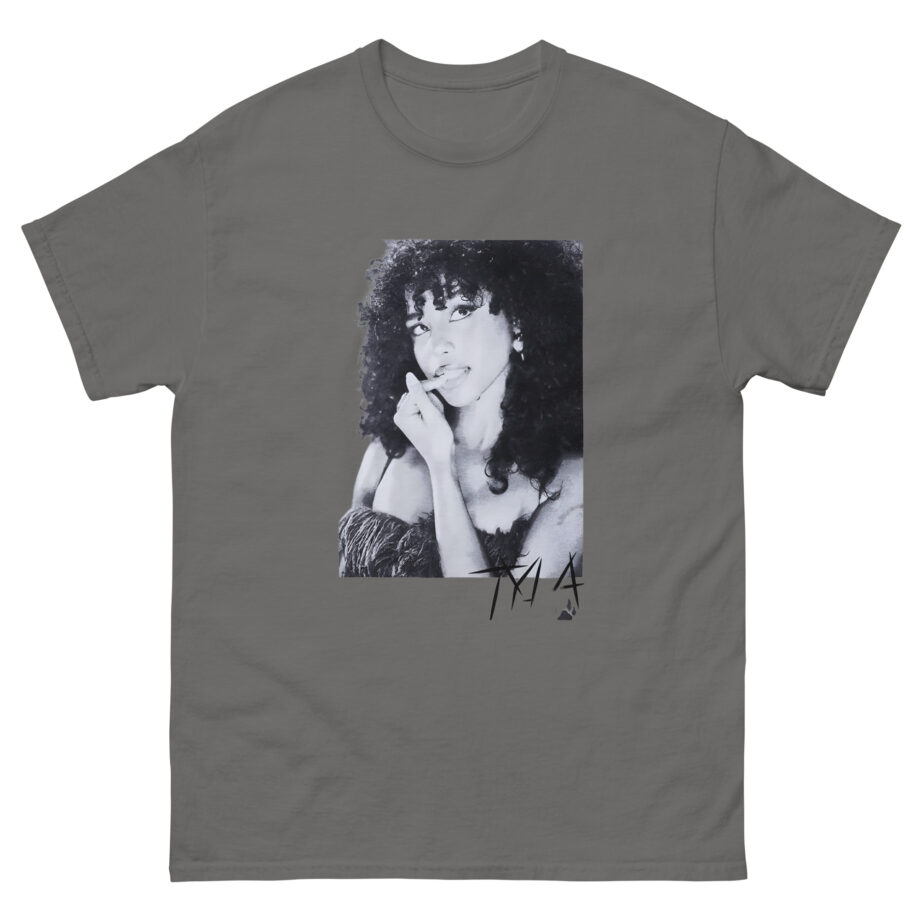 Tyla Portrait & Paw Unisex classic tee