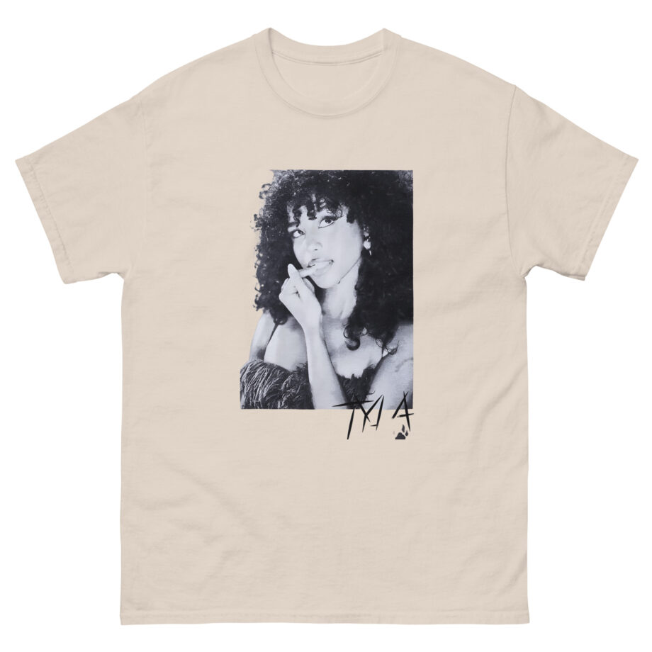 Tyla Portrait & Paw Unisex classic tee