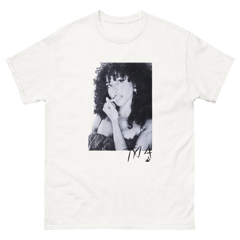 Tyla Portrait & Paw Unisex classic tee
